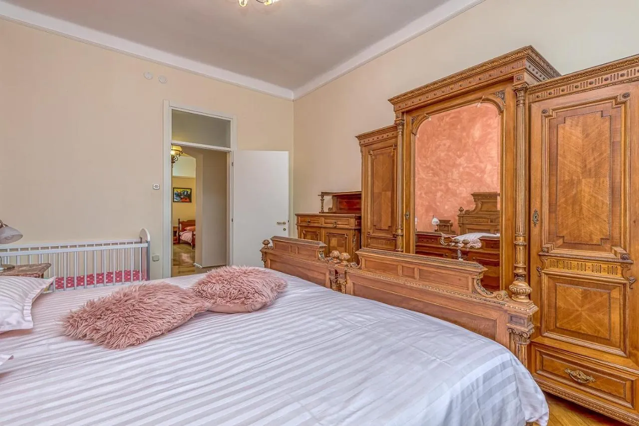Apartment Viking Rovinj With Sea View